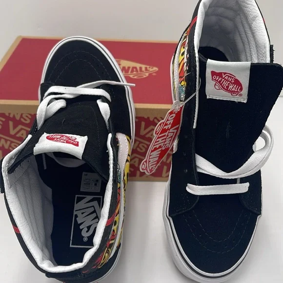 Vans Men’s High-Top Sneakers - Black Red Sk8-HiSanta Flame BlackVN0A4BVTBLK